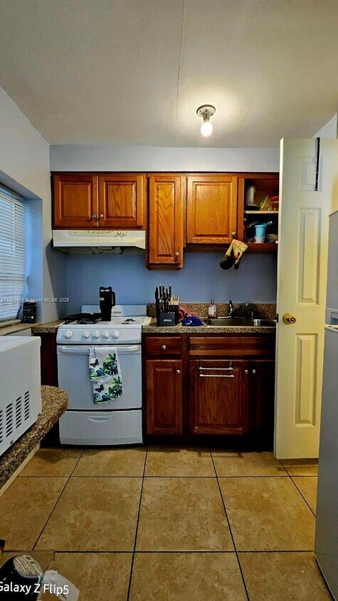 Foto del edificio - 1128 Park Ln