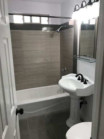 Foto del edificio - 10214 Darby Ave