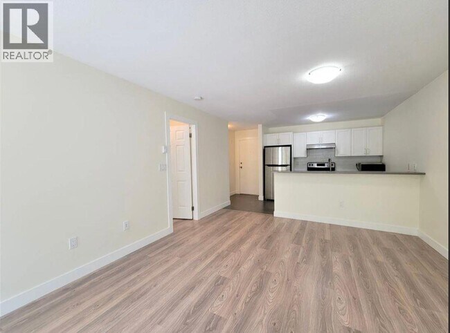 Building Photo - 99 Begin St