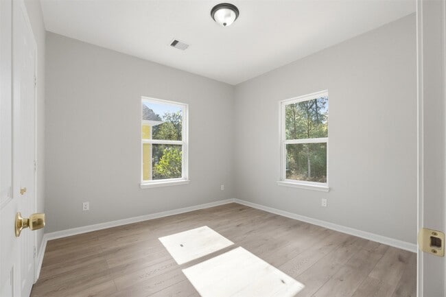 Building Photo - 1915 Ross Ave