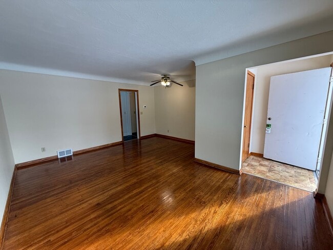 Building Photo - 1954-1956 Hazelwood St