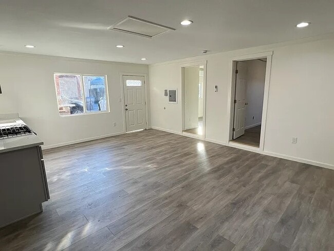 Building Photo - 1410 Sanborn Ave
