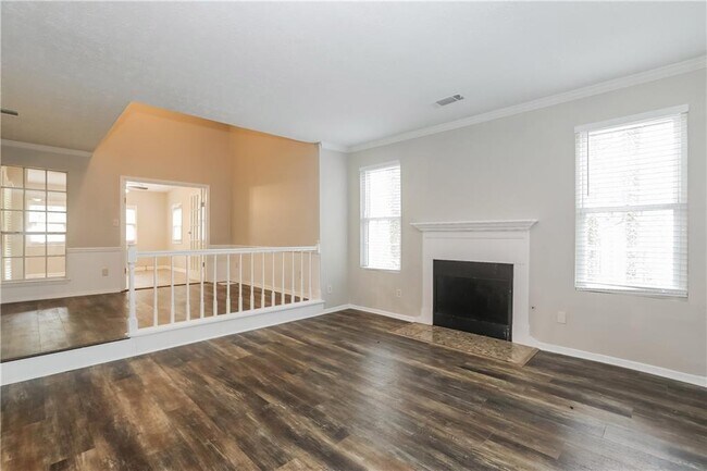 Foto del edificio - 442 Sherwood Oaks Rd