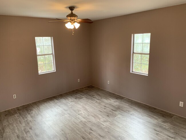 Building Photo - 12 Brent Cir