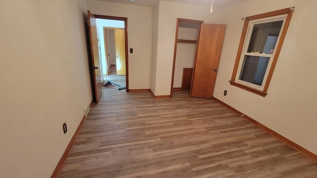 Building Photo - 805 E Boston Ave