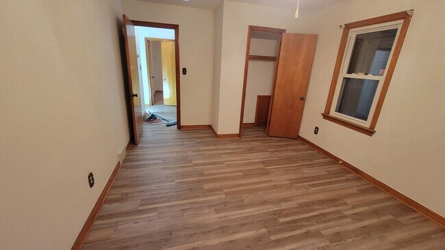 Foto del edificio - 805 E Boston Ave