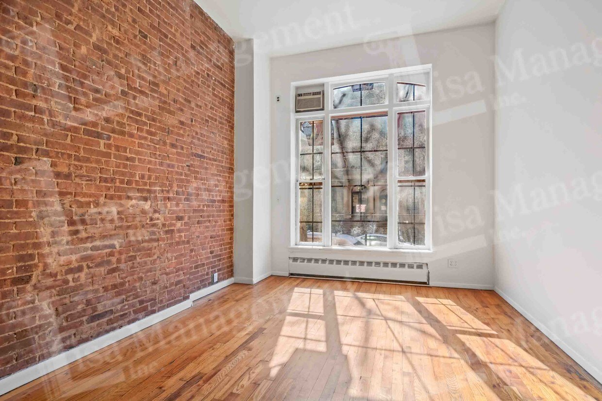 Primary Photo - 65 W 83rd St