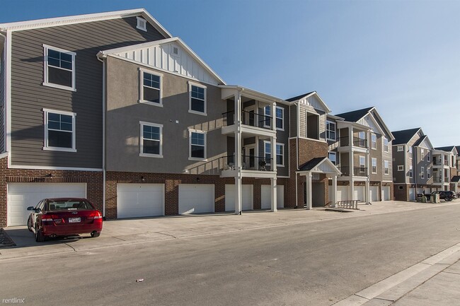 Building Photo - 3 br, 2 bath Condo - 2184 West Main Street...