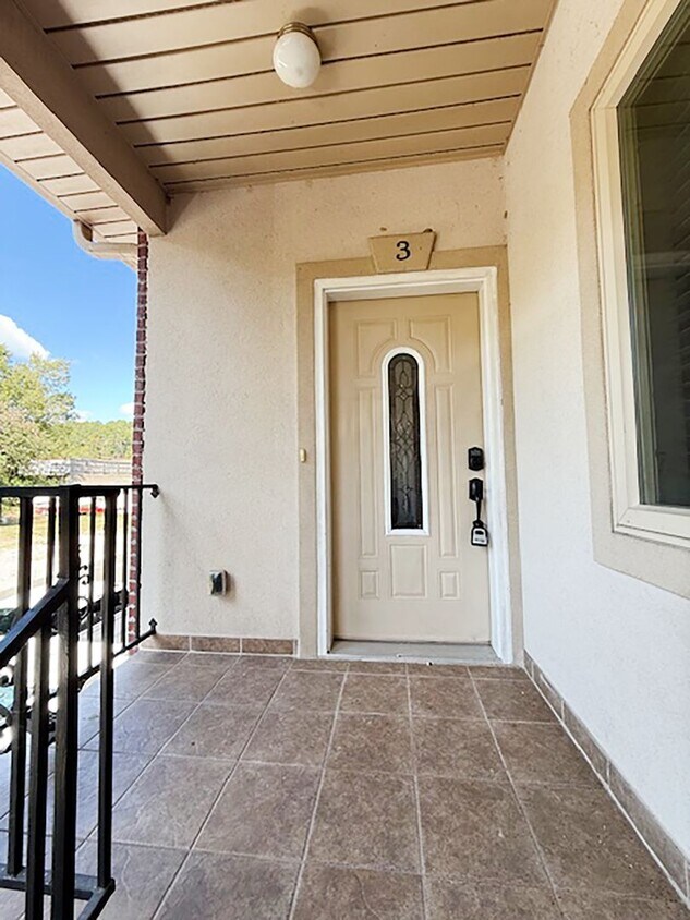 Primary Photo - Lakefront Condo for Rent in Hot Springs