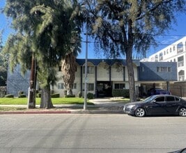 Building Photo - 6809 Baird Ave