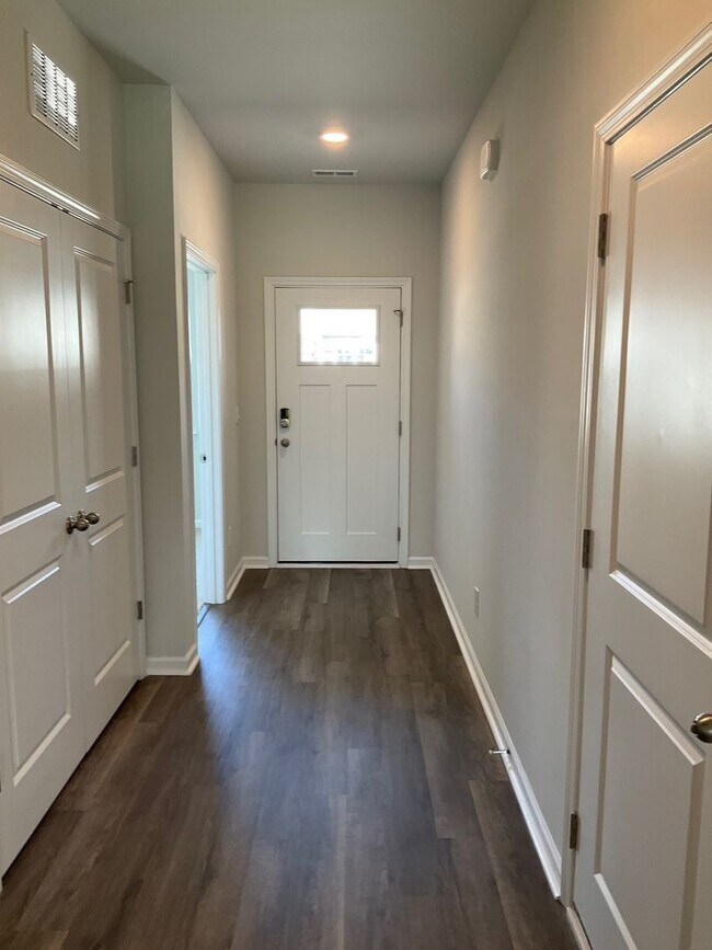 Foto del edificio - Welcome to this stunning townhouse in Leland, NC!