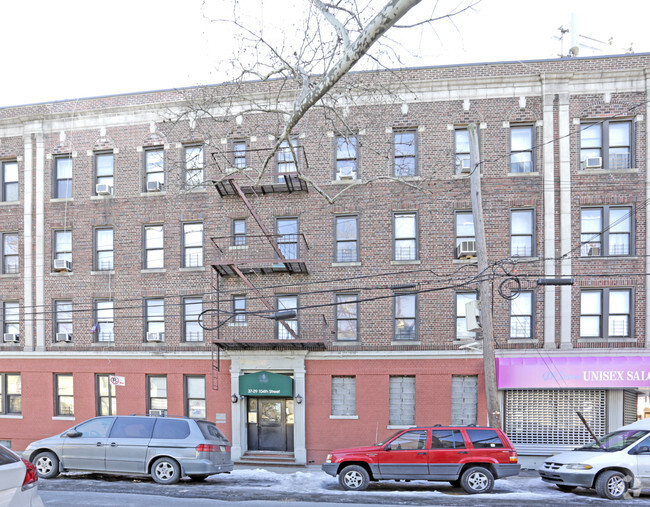 Building Photo - 37-29 104th St