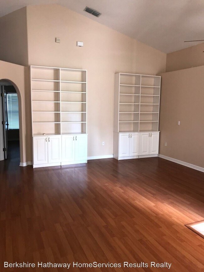 Building Photo - 3 br, 2 bath House - 334 Regency Street