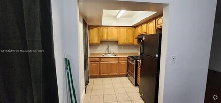 Building Photo - 371 NE 57th Ct
