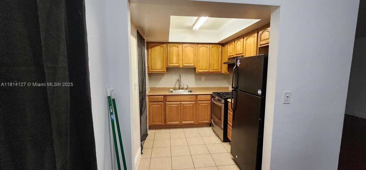 Primary Photo - 371 NE 57th Ct