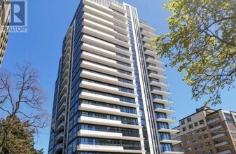 Building Photo - 609 Avenue Rd
