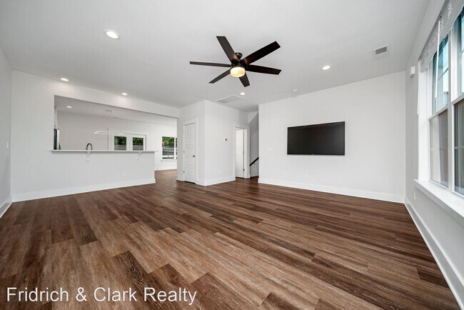 Building Photo - 2 br, 2.5 bath House - 7017 Westside Circle