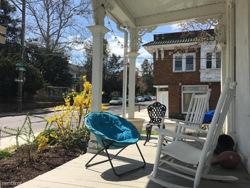 Primary Photo - 6 br, 2.5 bath House - 452 Green Ln