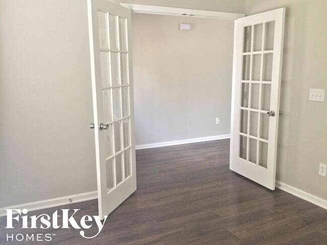 Building Photo - 17062 Black Cherry Ct