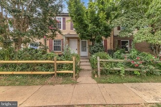 Building Photo - 90 Adams Dr NE