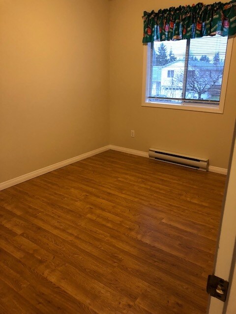 Building Photo - 2116 Meadowlark Dr
