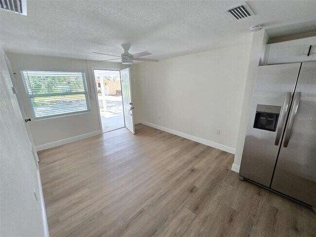 Building Photo - 416 W Ianthe St