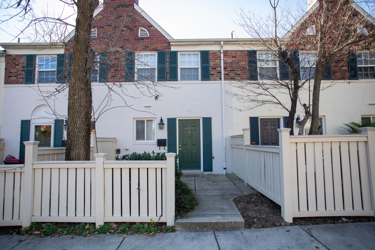 1357 N Van Dorn St, Alexandria, VA 22304 Townhouse for Rent in