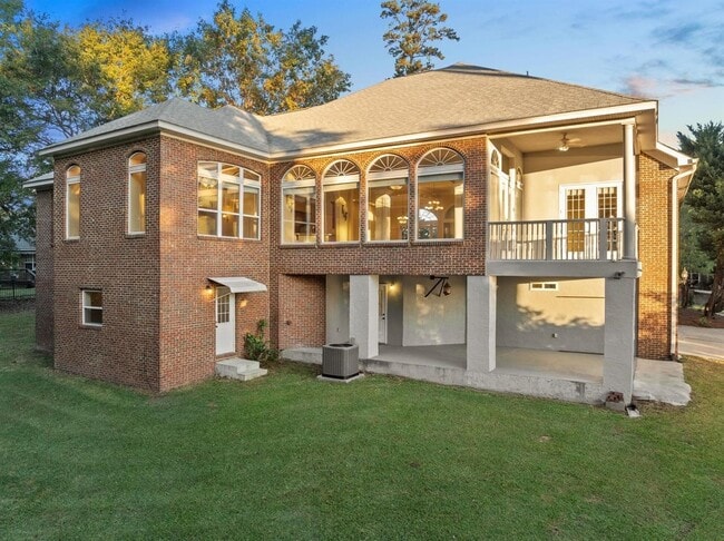 Building Photo - 8846 Glen Abby Dr