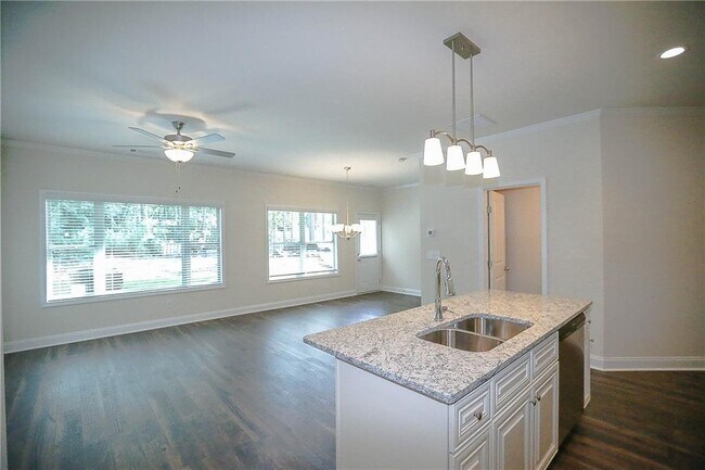 Building Photo - 327 Cashes Ct