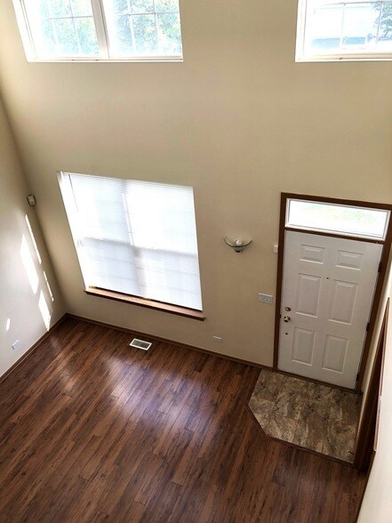 Building Photo - 1860 Fescue Dr