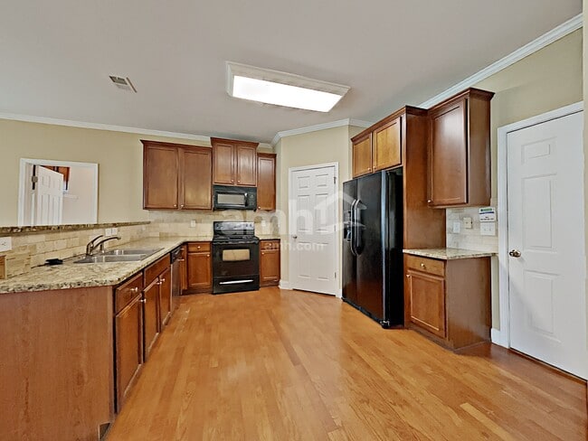 Foto del edificio - 731 Langley Farms Dr