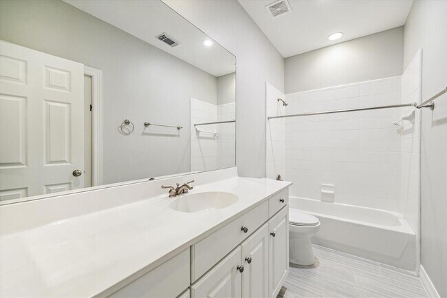 Building Photo - 2266 Bancroft Ln