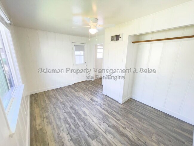 Foto del edificio - 143 1/2 South Myers Street