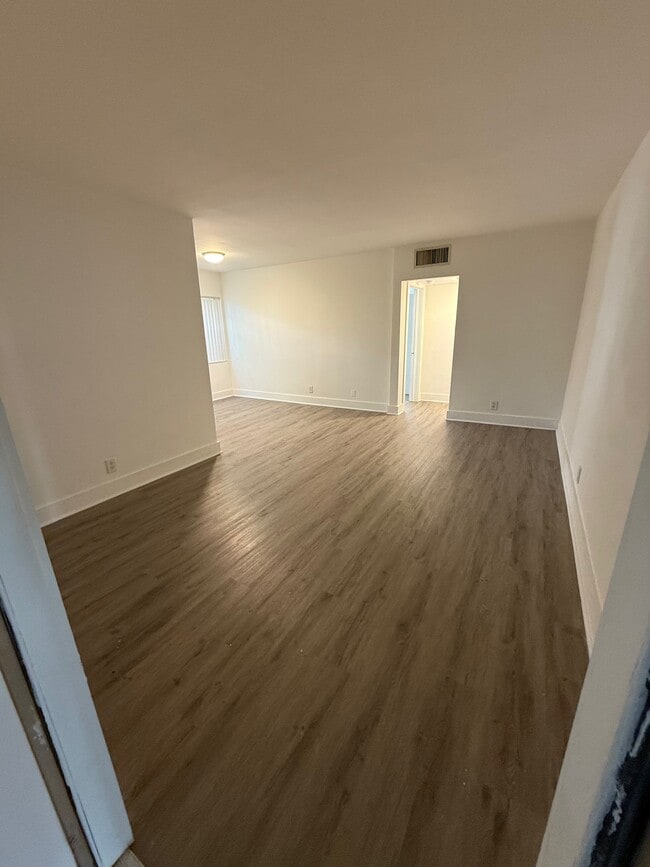 Foto del edificio - 512 Bayshore Dr