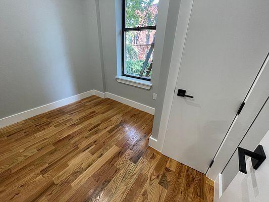 Foto del edificio - 2 bedroom in BRONX NY 10461