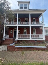 Building Photo - 511 Hampton Pl
