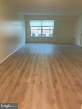 Building Photo - 7651 Tremayne Pl
