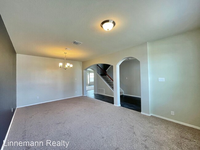 Building Photo - 5 br, 3 bath House - 1002 Hobby Road