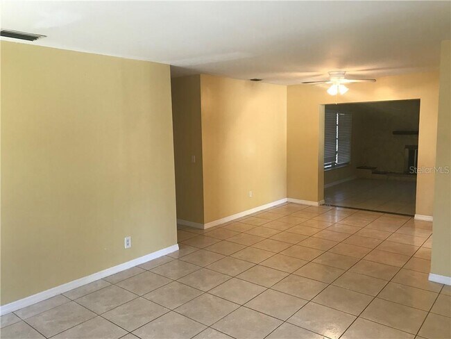 Foto del edificio - 1219 Julian Ln Dr