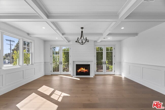 Foto del edificio - 566 Ida St