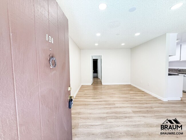 Building Photo - 5461 Kester Ave
