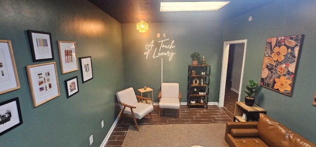 Foto del edificio - 4255 Cherry Center Dr