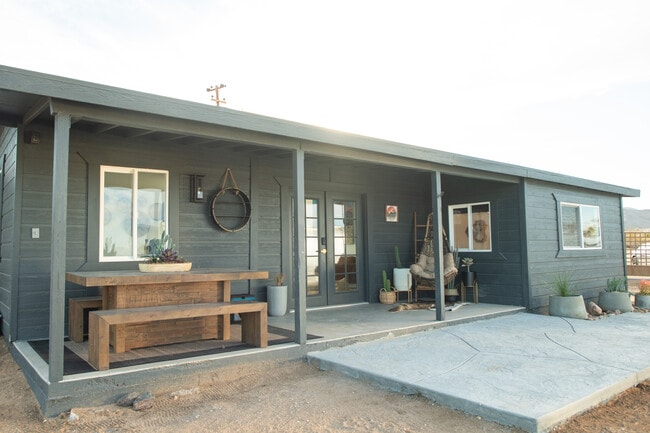 Building Photo - 2088 Acoma Trl