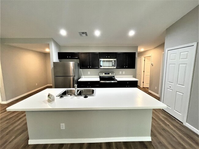 Building Photo - 1033 SW 1st St