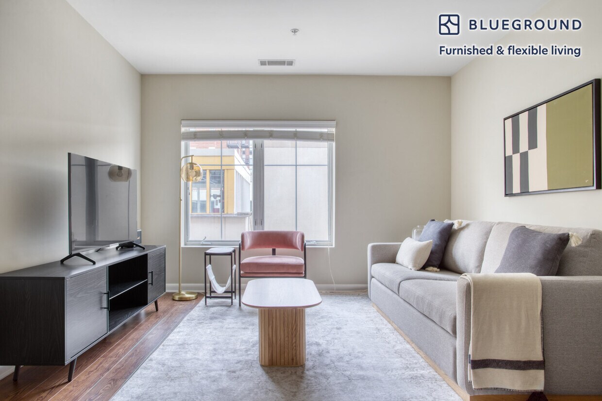 Foto principal - 2800 Clarendon Blvd