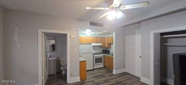 Foto del edificio - 515 W Missouri Ave