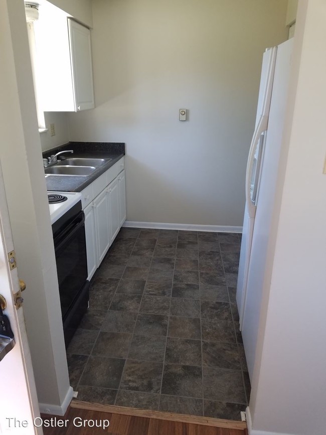 Building Photo - 898 IN-267