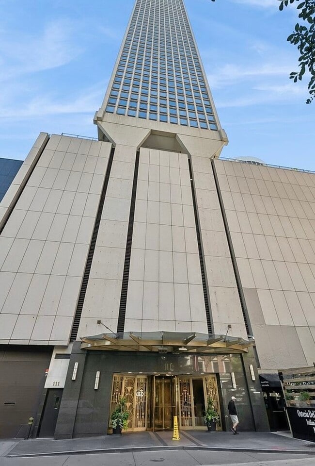 Building Photo - 111 E Chestnut St