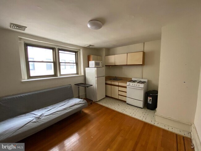 Building Photo - 1530 Spruce St