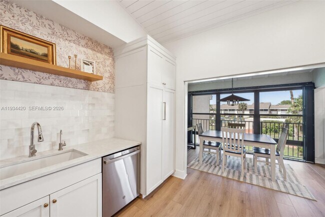 Foto del edificio - 3207 S Lakeview Cir